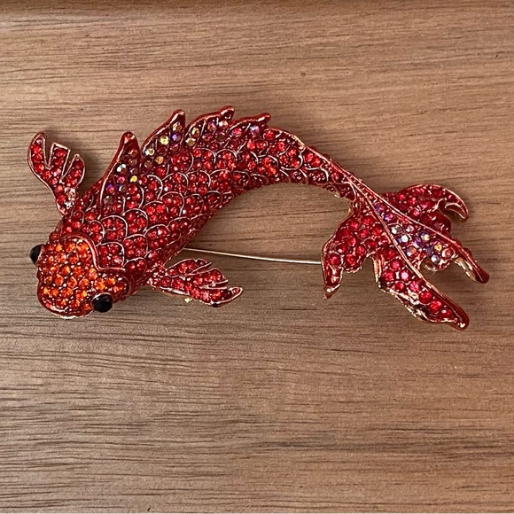 ✨Betsey Johnson Sakana Crystal Brooch - Picture 10 of 12